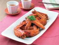 写真：鶏手羽先の中華風煮物