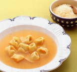 写真：カッペレッティのスープ