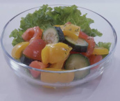 写真：夏野菜のサラダ