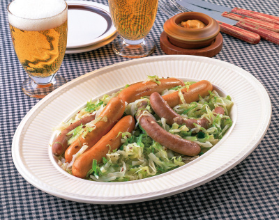 写真：ソーセージとキャベツのドイツ風蒸し煮