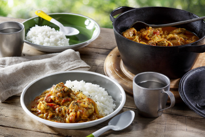 写真：スパイスで作るチキンカレー