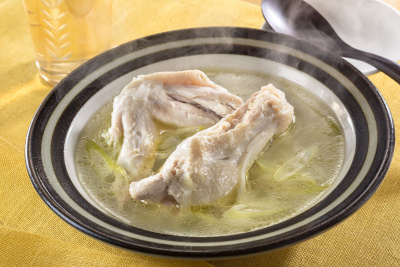 写真：鶏肉の塩スープ