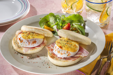 写真：いろどり華やか　エッグベネディクト