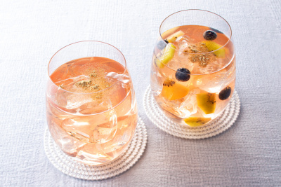 ピンクグレープフルーツ酢ドリンク＋カルダモン | レシピをみる | スパイスオブライフ