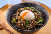 写真：にんにく入りスタミナ牛丼