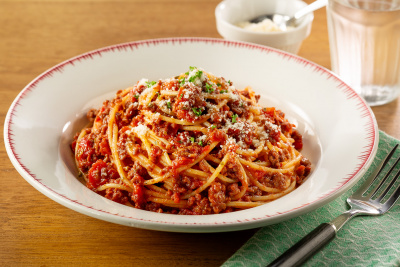 写真：濃い飴色の炒め玉ねぎを使ったミートソーススパゲッティ