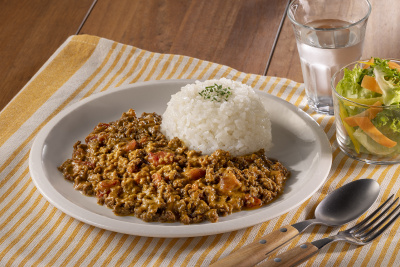 写真：電子レンジで作る包丁いらずのキーマカレー
