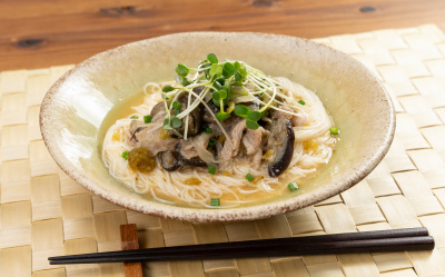 写真：柚子こしょう香るぶっかけそうめん