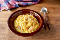 写真：カレー風味カルボナーラうどん