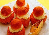 写真:カルヴァドス風味のサヴァラン