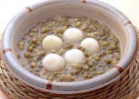 写真:緑豆しるこ リュードウシャー(緑豆沙)