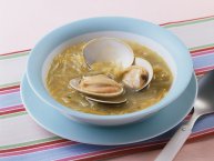 写真:はまぐりと野菜のスープ
