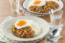 写真:大人の階段のぼる 肉みそライス